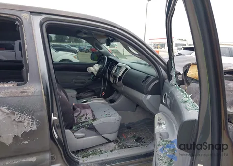 2009 Toyota Tacoma Prerunner V6 z USA, uszkodzony, nr VIN 3TMJU62N89M083272